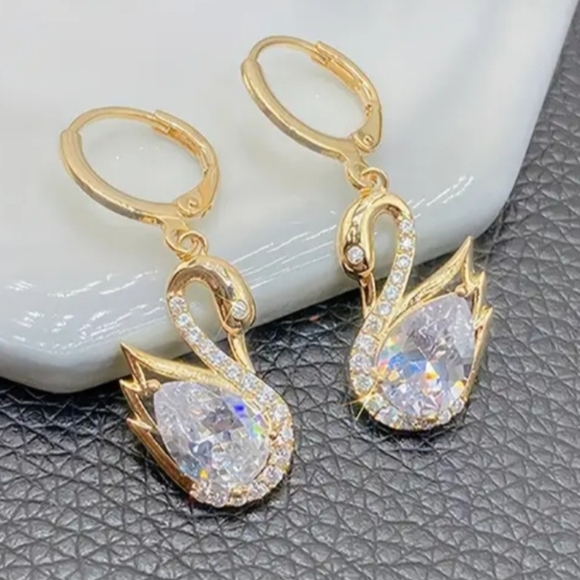 Unbranded Jewelry - Swan Earrings